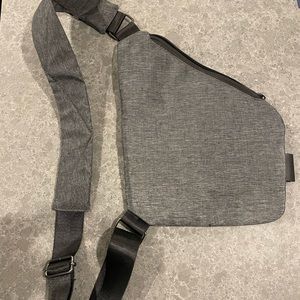 Crossbody travel bag